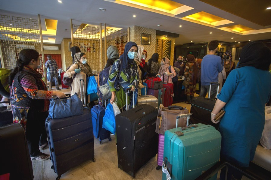 Indian students stranded in Dhaka return home 