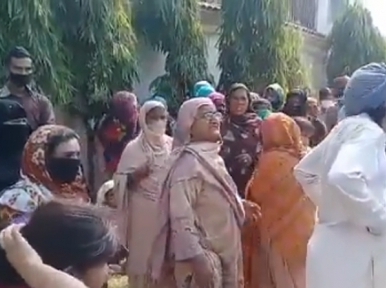 As youths lose jobs in Pakistan amid COVID-19 lockdown, their families protest outside Punjab Governor's house