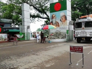 হুমকির মুখে বাংলাদেশ-ভারত সীমান্ত বাণিজ্য