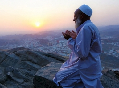 Some Chinese companies prohibit Pakistani employees from offering namaz