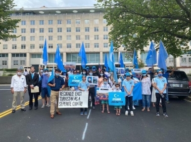 Uyghurs protest in Washington against Chinese persecution