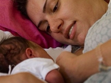 Breastfeeding link to COVID-19 is negligible, says World Health Organization