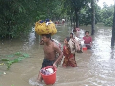 Over 3,00,000 people stranded in floods as incessant rains lash Bangladesh