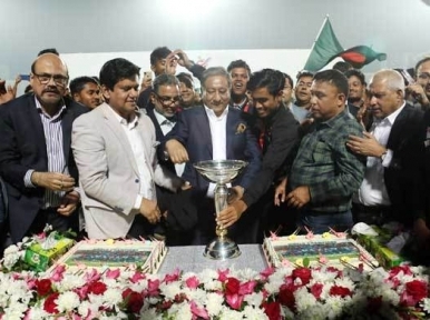 World Cup winning team gets heroe's welcome in Bangladesh