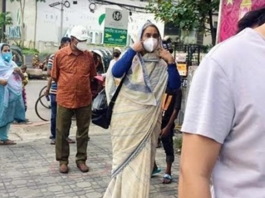 Education Minister does marketing maintaining social distancing 