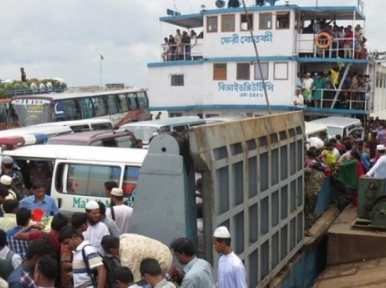 নাব্য সংকটে কাঁঠালবাড়ি-শিমুলিয়ায় ফেরি চলাচল বন্ধ