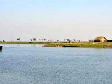 Father-daughter missing in Haor trawler capsize 