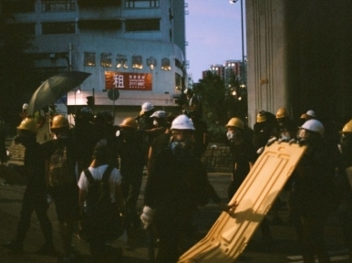 Amid COVID-19 scare, Chinese police clash with protesters in Hong Kong