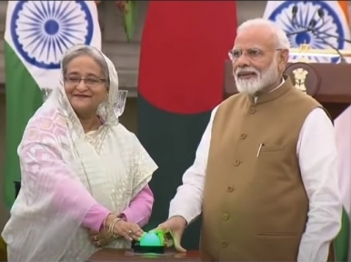 Indian Prime Minister Narendra Modi greets Hasina on Eid