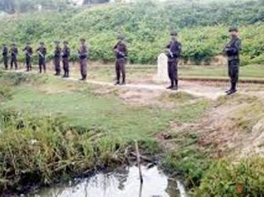 Myanmar fires along border, Rohingyas scared 