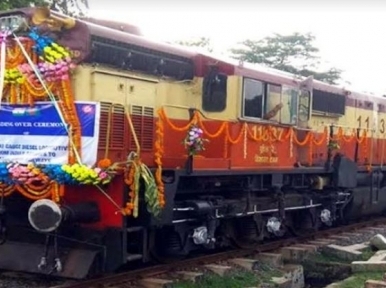 Rail engines from India reach Bangladesh's Parbatipur 