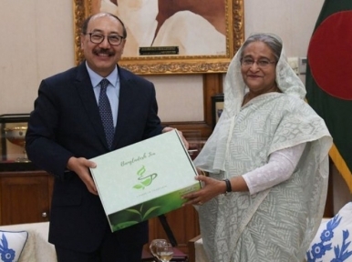 Shringla meets Sheikh Hasina 