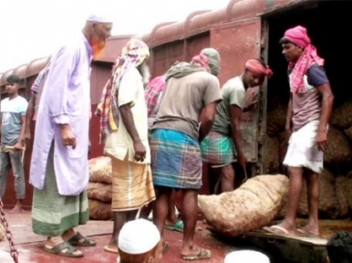 Indian onions imported by Bangladesh