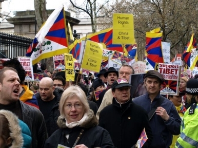 Geneva: Tibetans hold anti-China protest at UN complex 