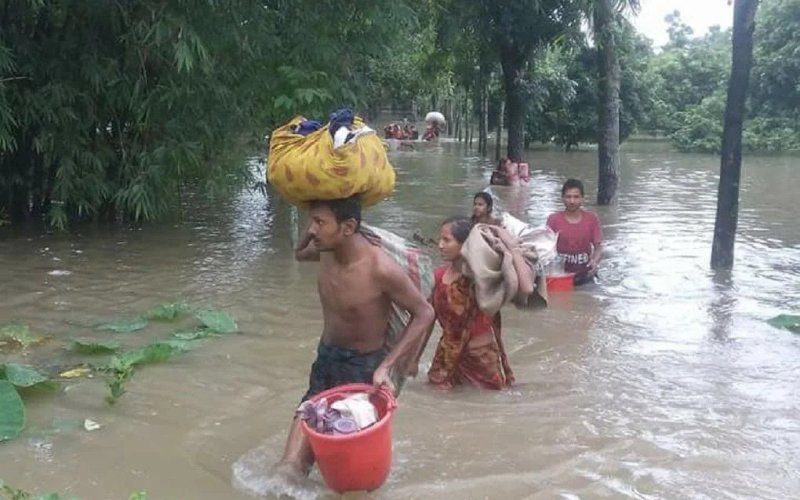 Over 3,00,000 people stranded in floods as incessant rains lash Bangladesh