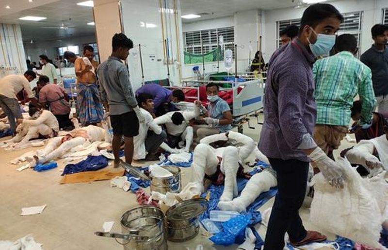 নারায়ণগঞ্জের মসজিদে এসি বিস্ফোরণ : দগ্ধ ১১ জনের মৃত্যু