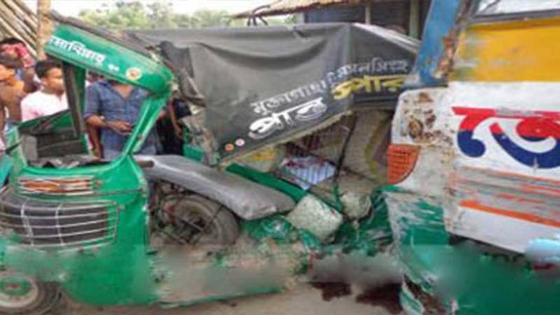 Tangail: Road accident kills four of a family