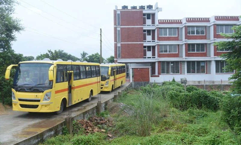 Indian High Commissioner hands over two school buses to Chhaayanaut
