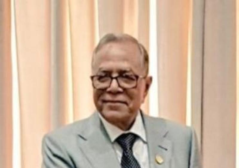 President Hamid praises Naseem