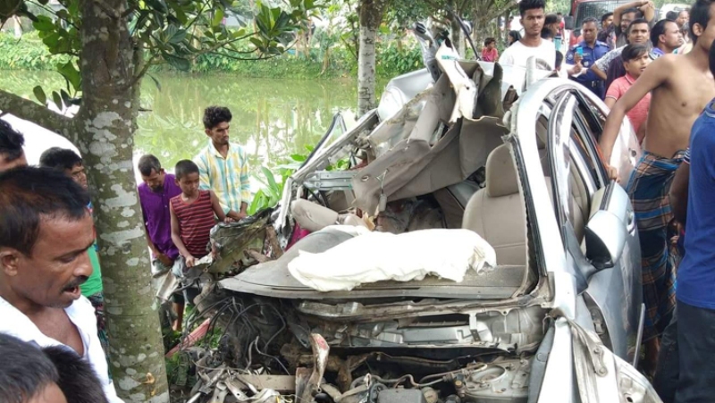 Five, including two brothers, killed in fatal car crash in Mymensingh 