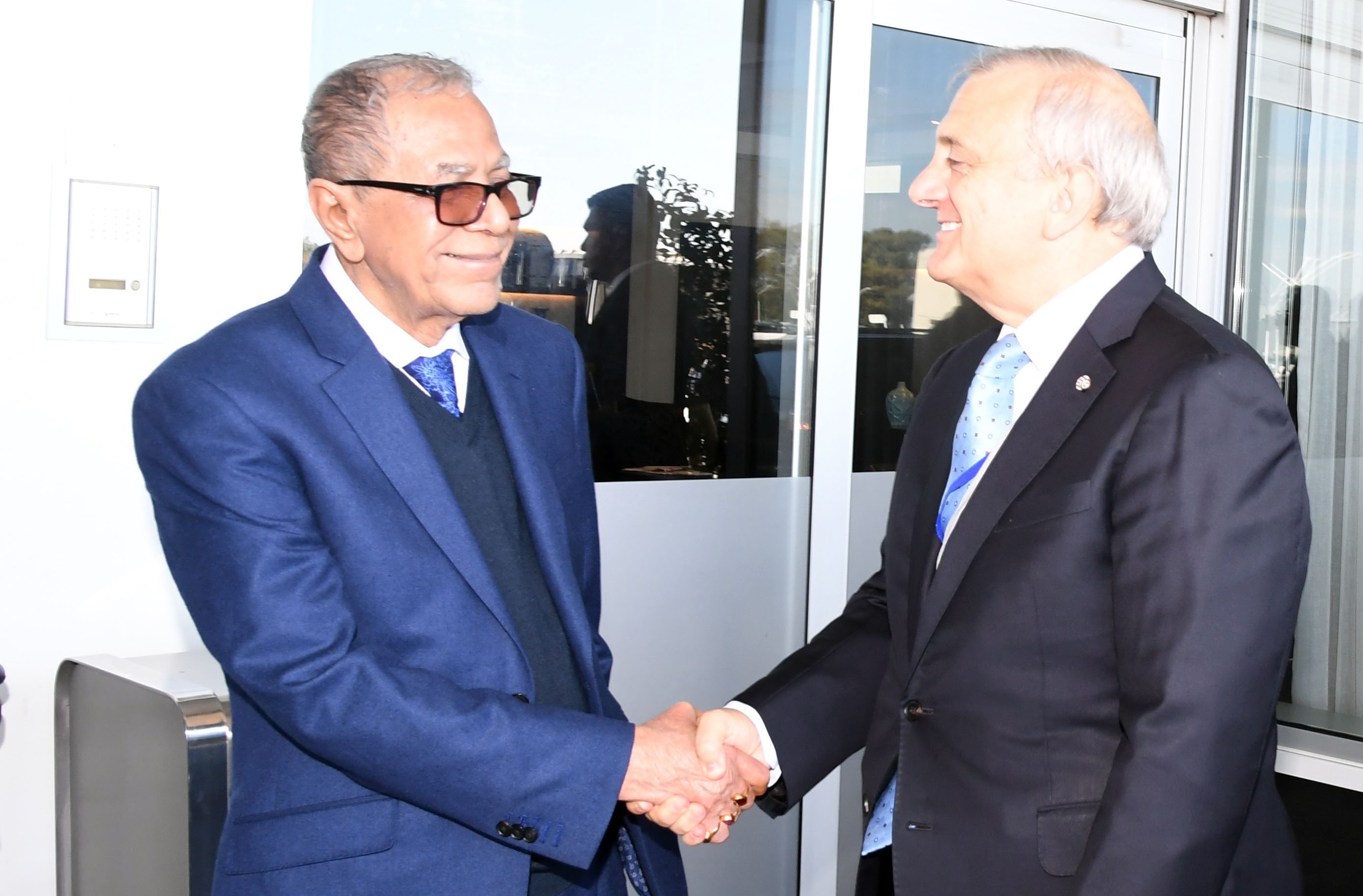 President Hamid reaches Uruguay 
