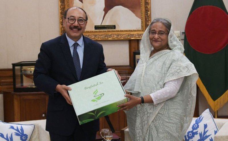 Shringla meets Sheikh Hasina 