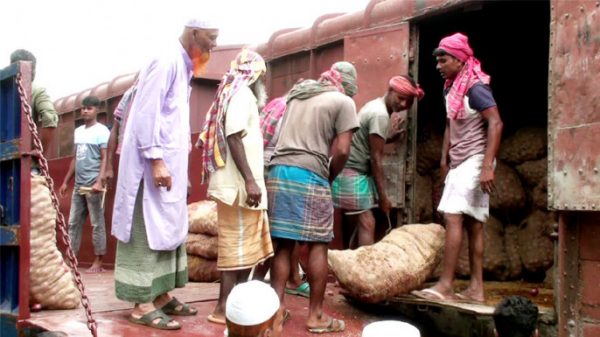 Indian onions imported by Bangladesh